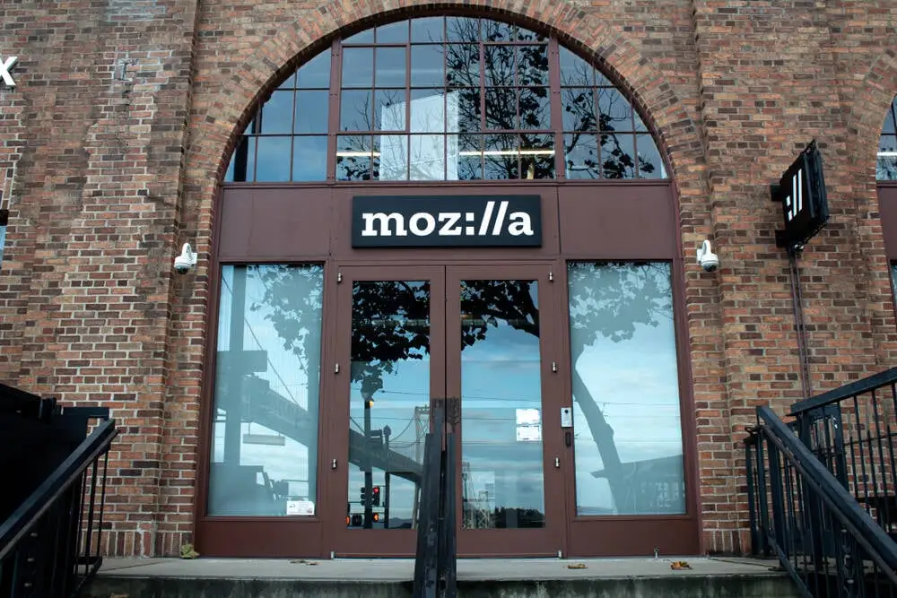 Mozilla CEO Mitchell Baker quits, Laura Chambers steps up