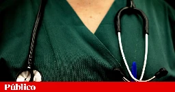 Governo propõe aumento salarial de 1,6% para os médicos, diz sindicato. Greves mantêm-se