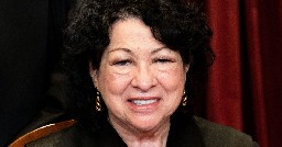 Top Democrats won't join calls for Justice Sotomayor to retire, but they still fear a Ruth Bader Ginsburg repeat