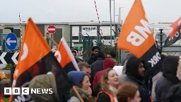 Black Friday: Amazon staff in Coventry strike