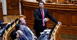Deputados do Chega abandonam plenário em protesto contra Santos Silva: “Meu presidente já não é”, disse André Ventura