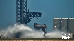 Starship : SpaceX teste un mur d'eau pour éviter de pulvériser son pas de tir
