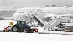 More&nbsp;than&nbsp;700&nbsp;flights cancelled as Munich sees heavy snowfall | CNN