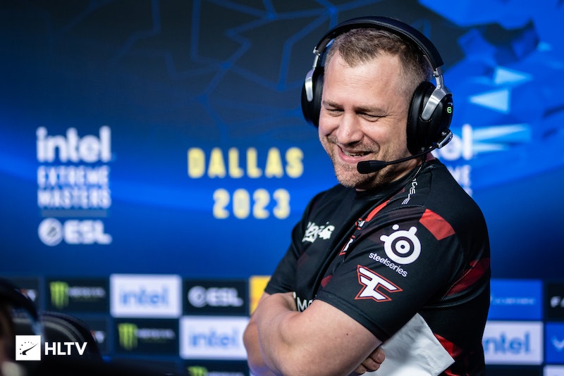 RobbaN quits coaching