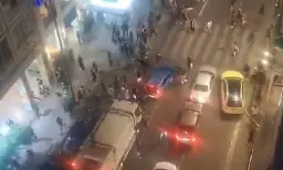 Anti-Israel mob riots outside Israeli-owned hotel in Athens - I24NEWS