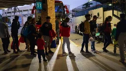 Texas governor predicted donations would pay for busing migrants out of state. He’s collected less than 1% of that cost | CNN Politics