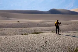 Death Valley heat melts skin off a man's feet after he lost his flip-flops in the dunes