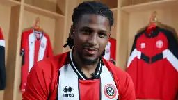 Sheffield United sign defender Larouci from Troyes